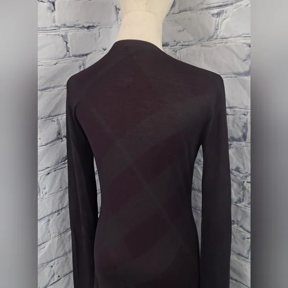 Burberry Women's 100% Silk Cardigan Sweater Dark Burgundy Check Medium - Picture 9 of 12